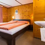 Haus Belle-vue Lägenhet Saas Fee